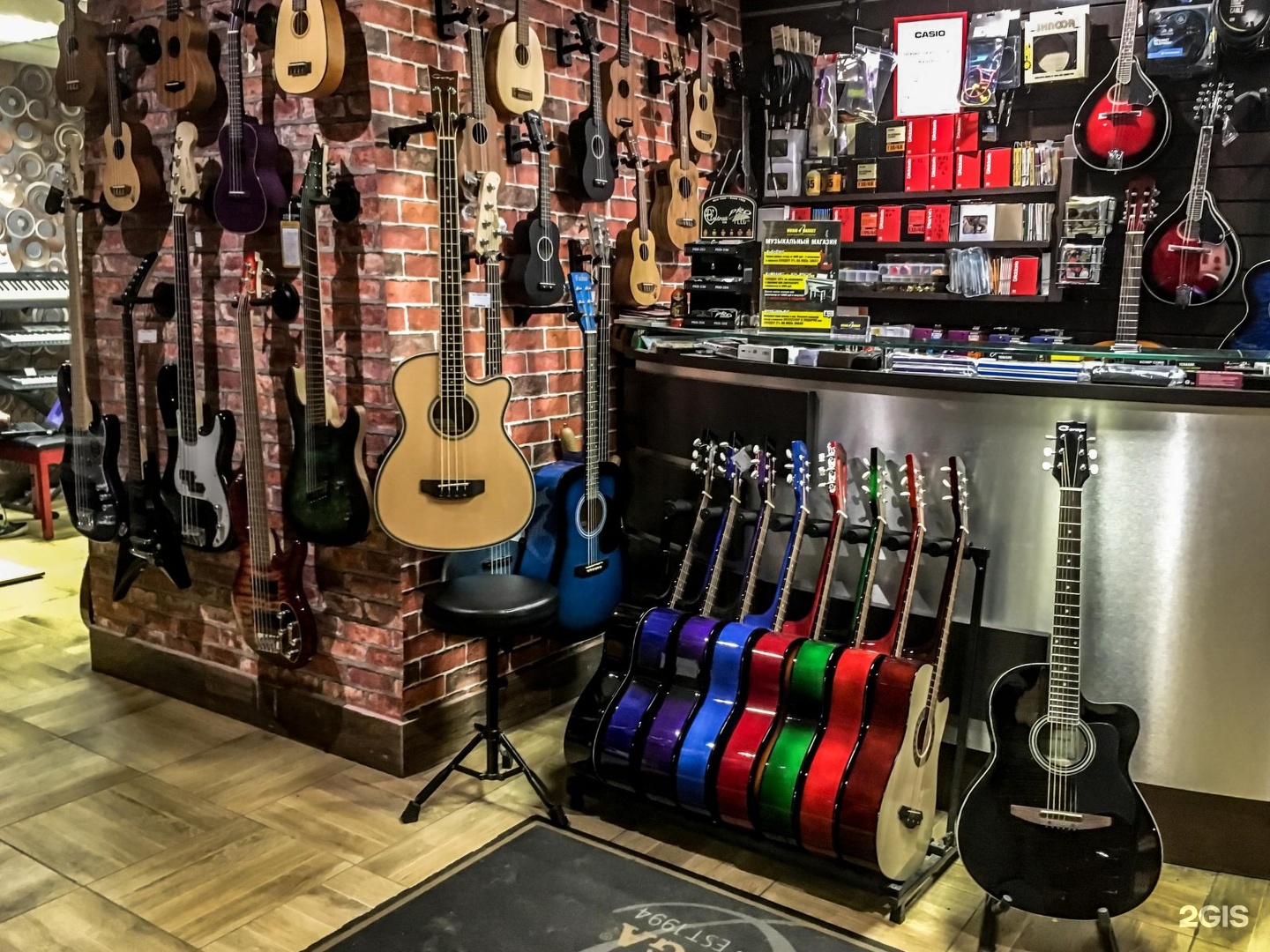 Harmony Haven: Your Ultimate Destination for Guitars and Stringed Instruments